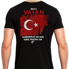 Önce Vatan Bayrak Baskılı Tişört Siyah