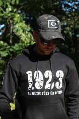 1923 Ne Mutlu Türküm Diyene Baskılı Kapşonlu Siyah