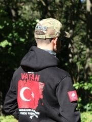 Önce Vatan Bayrak Baskılı Kapşonlu Siyah